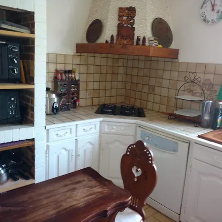 Spacious 1 Bedroom Flat In