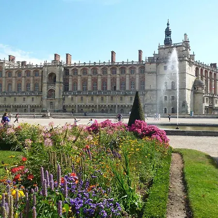 Spacious 1 Bedroom Flat In *