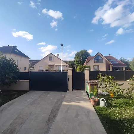 בית אירוח Spacious 1 Bedroom Flat In Le Pecq