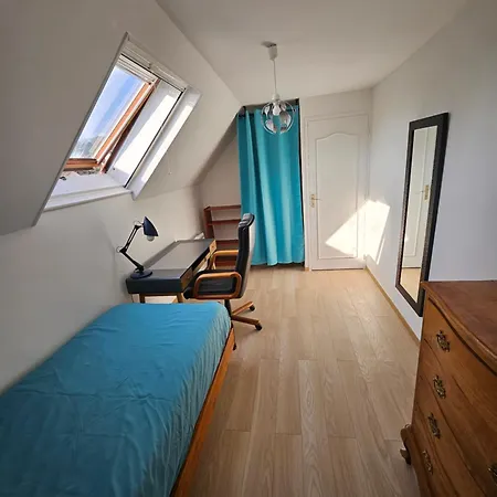 Spacious 1 Bedroom Flat In * Le Pecq