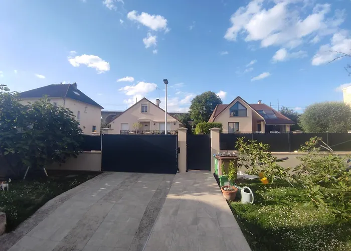 홈스테이 Spacious For Rent In Le Pecq